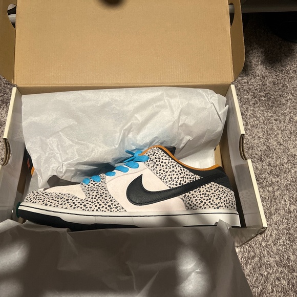 NIKE SB NIKE SB DUNK LOW PRO (PHANTOM/BLACK-BLACK-MONARCH) - Picture 1 of 3
